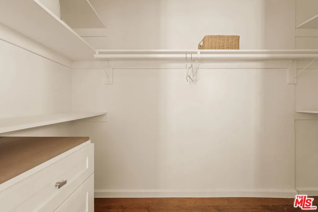 5124 S Corning Avenue, Los Angeles, California 90056 home-pic-17